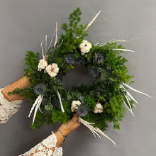 Cargar imagen en el visor de la galería, TALLER DE CORONAS NAVIDEÑAS