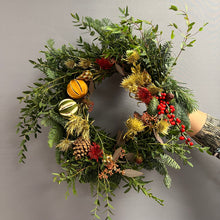 Cargar imagen en el visor de la galería, TALLER DE CORONAS NAVIDEÑAS